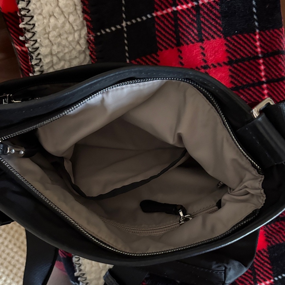 TUMI Black Messenger Bag for Women - Picture 4 of 10